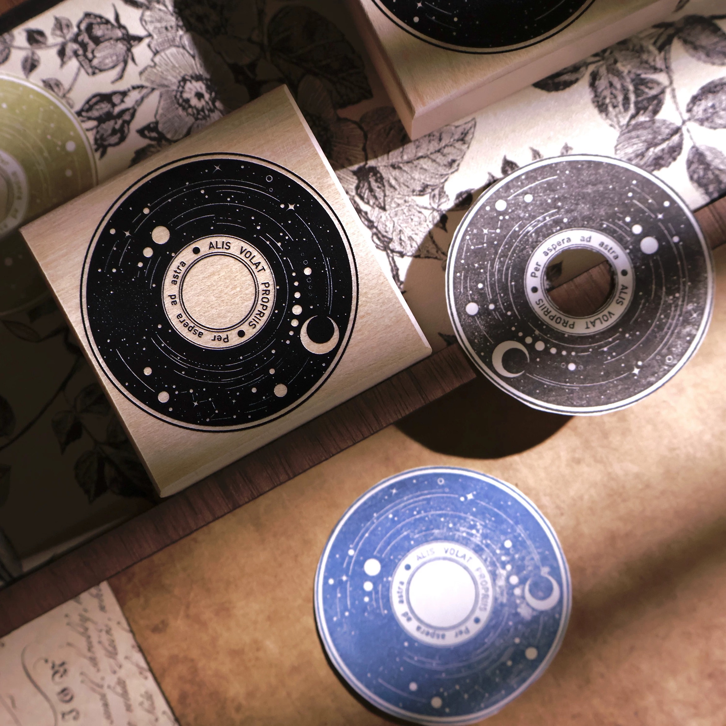 YiEr Studio Vintage Stars Moon - огляд і ціна Vintage Collectible Stamps